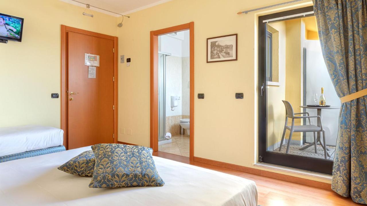 Hotel Postumia Dossobuono Exterior photo
