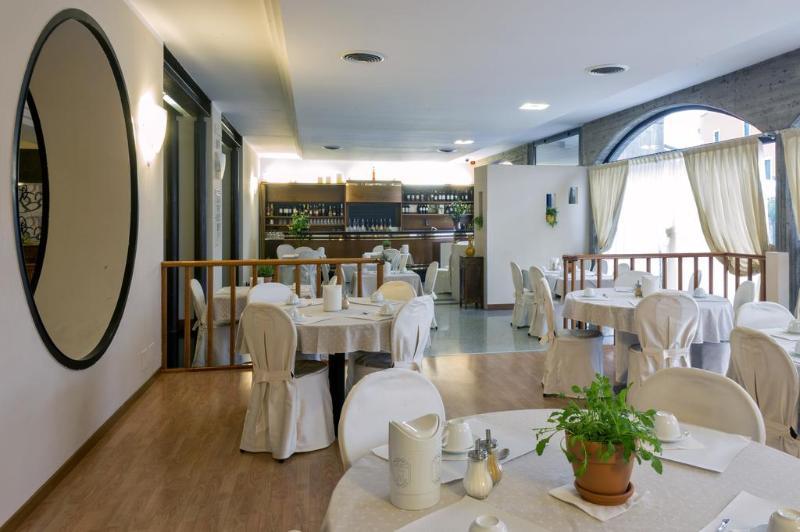 Hotel Postumia Dossobuono Exterior photo