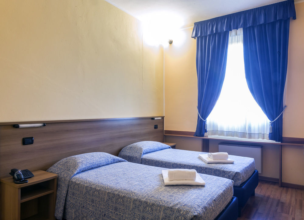 Hotel Postumia Dossobuono Exterior photo